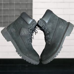 BRAND NEW Timberland 6” Black Nubuck Boot